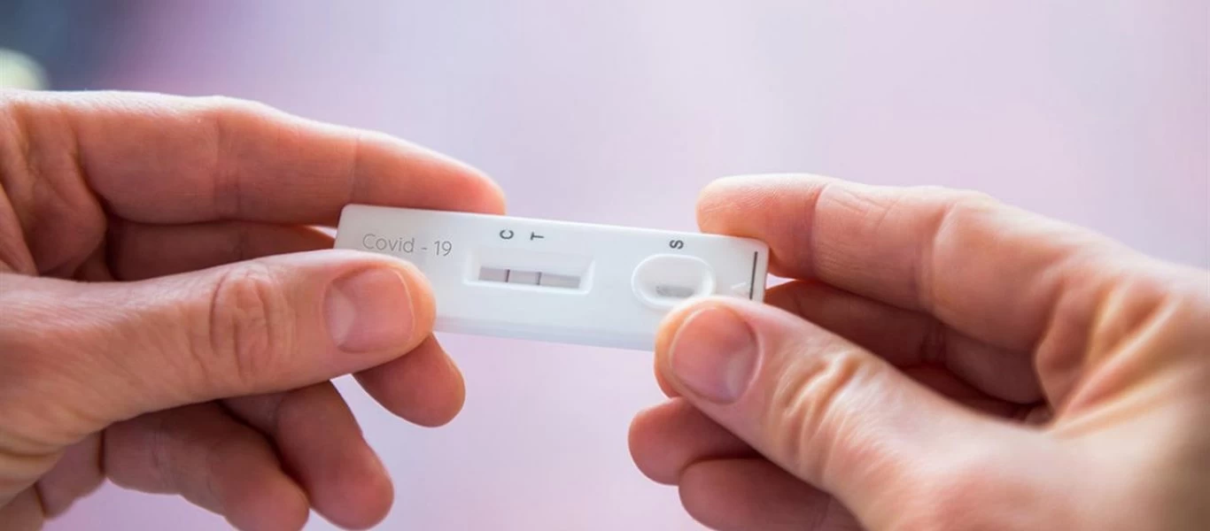 Self test: Από την ερχόμενη Τετάρτη ο εφοδιασμός στα φαρμακεία - Προτεραιότητα σε μαθητές Λυκείου και εκπαιδευτικούς